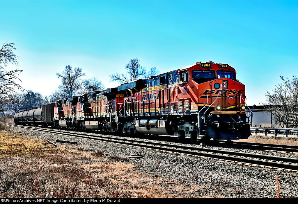 BNSF 7904 on B-120